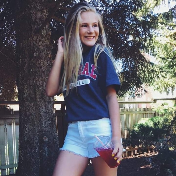 Meet Kylee, a new posher! - Picture 2 of 4